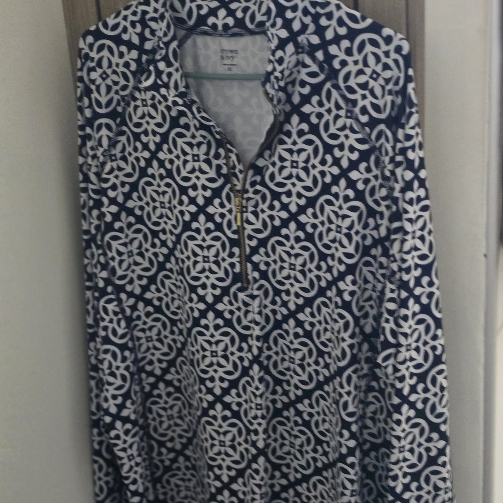 Crown & Ivy Black and White Floral Top